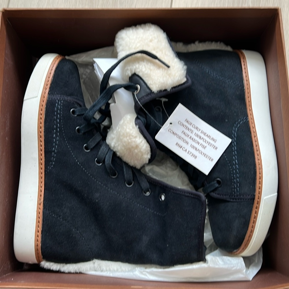 Coach Ramsey shearling/grograin in size 5M